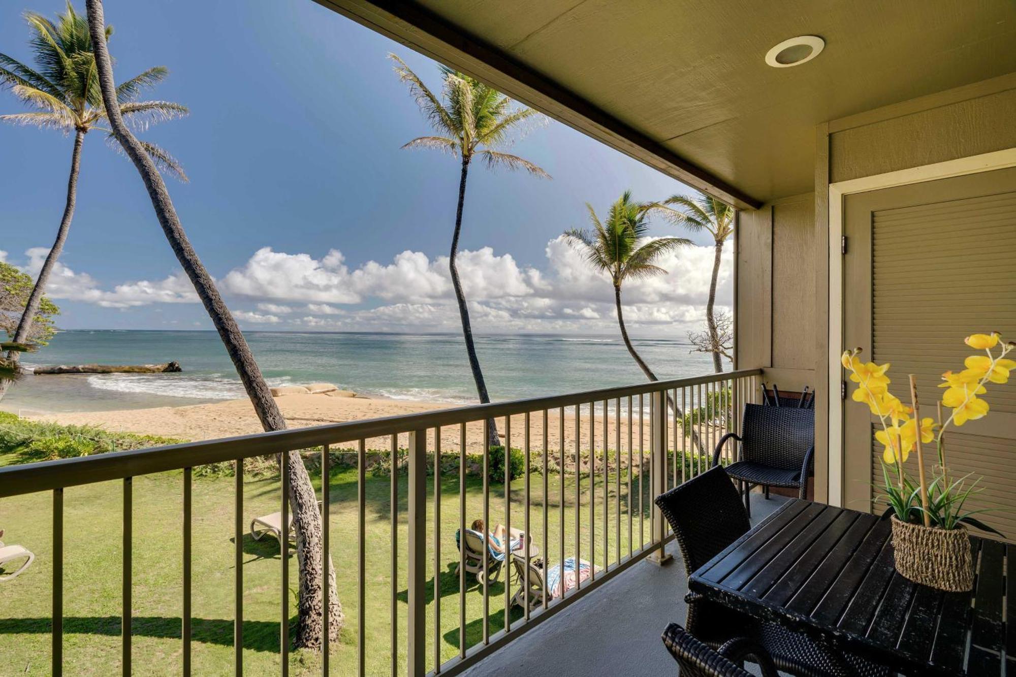 Waipouli Beachfront Condo With Balcony And Ocean Views Kapa'a Eksteriør billede