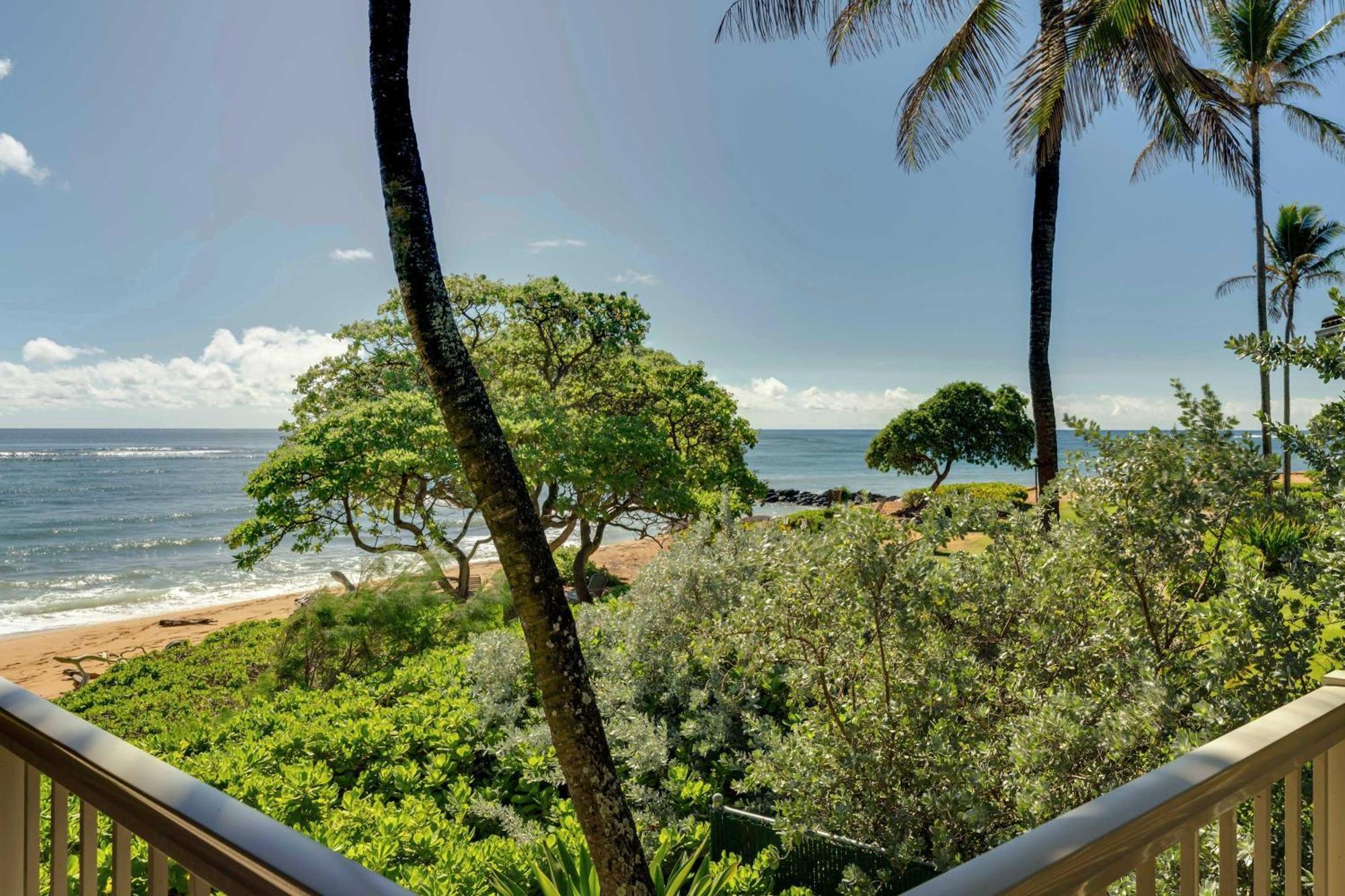 Waipouli Beachfront Condo With Balcony And Ocean Views Kapa'a Eksteriør billede
